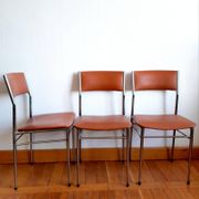 Trois chaises mid century skaï et chrome 1950