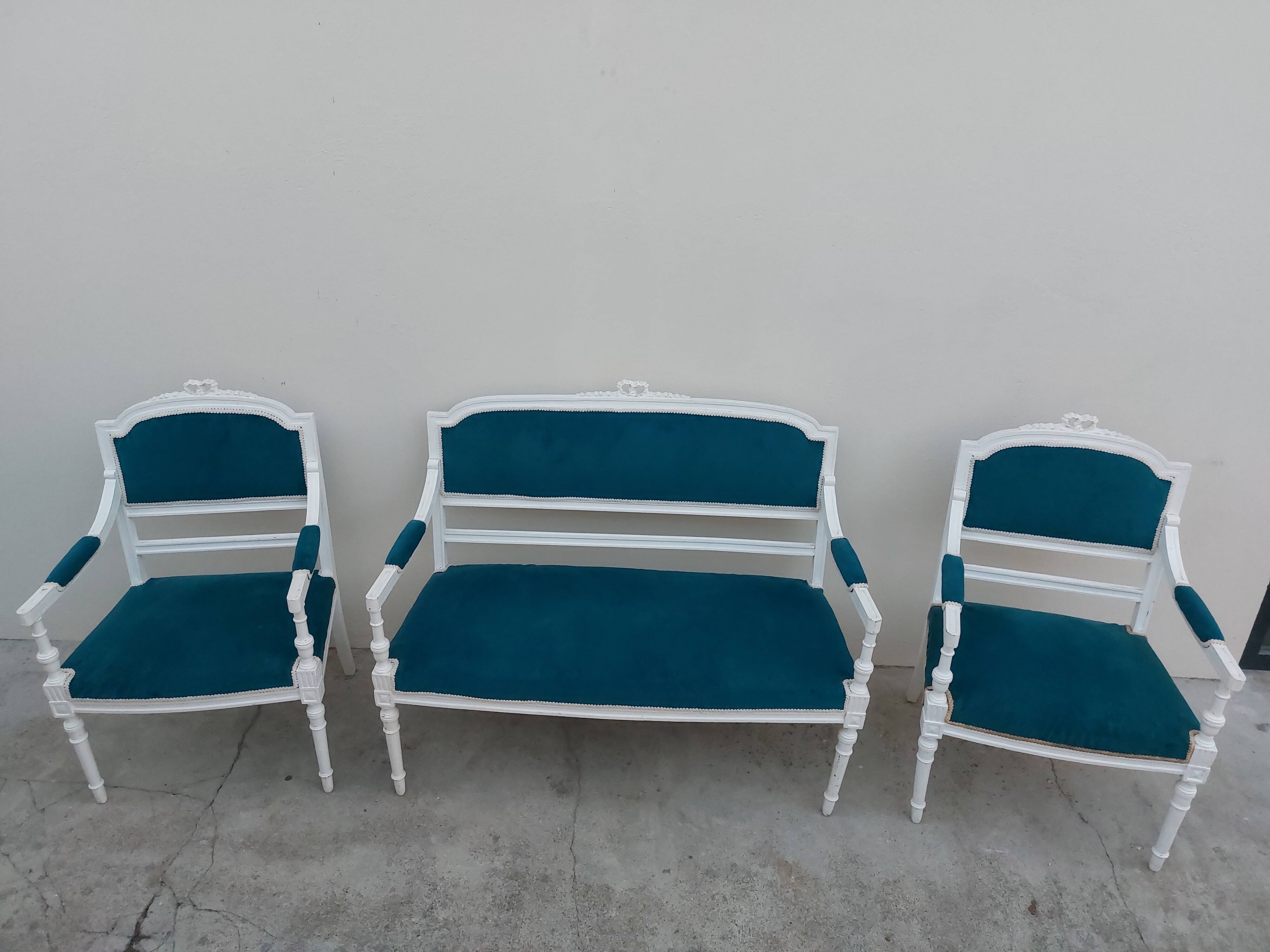 Louis XVI style living room set with bench and 2 armchairs