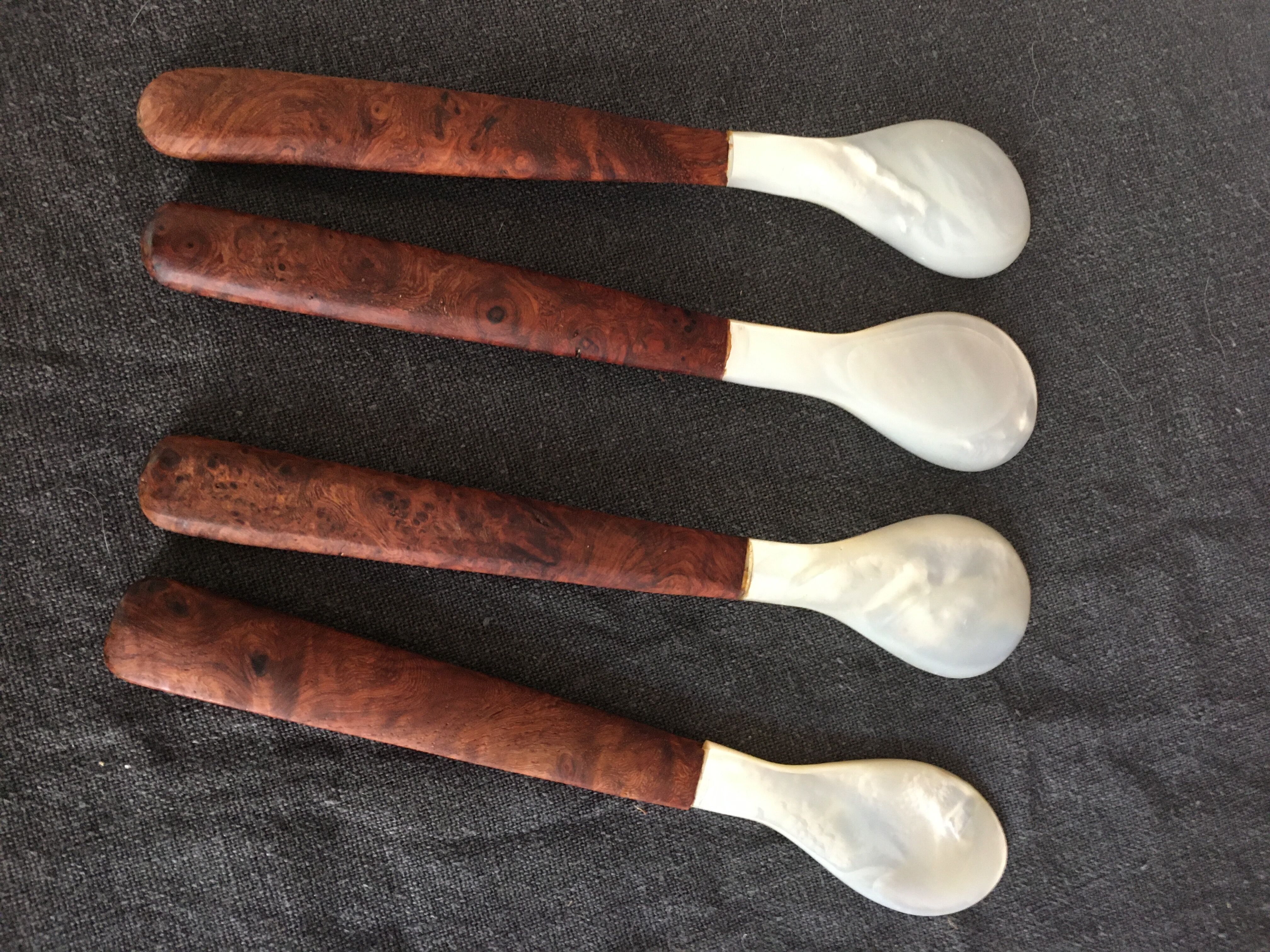 Set of 4 spoons in mother-of-pearl and rosewood
