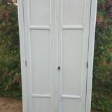 Mint-coloured parisian wardrobe