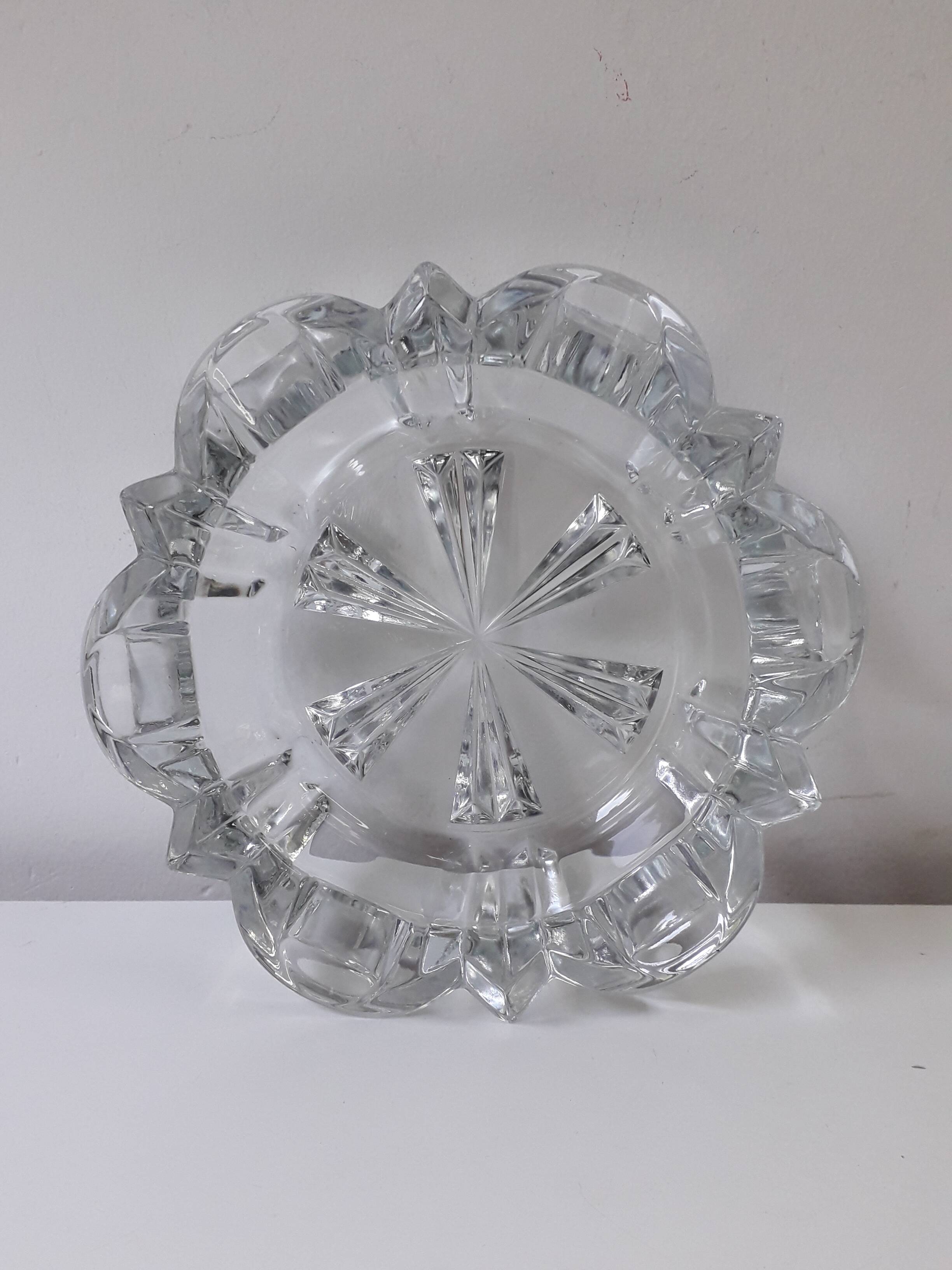 Antique round ashtray in transparent crystal glass (vintage)