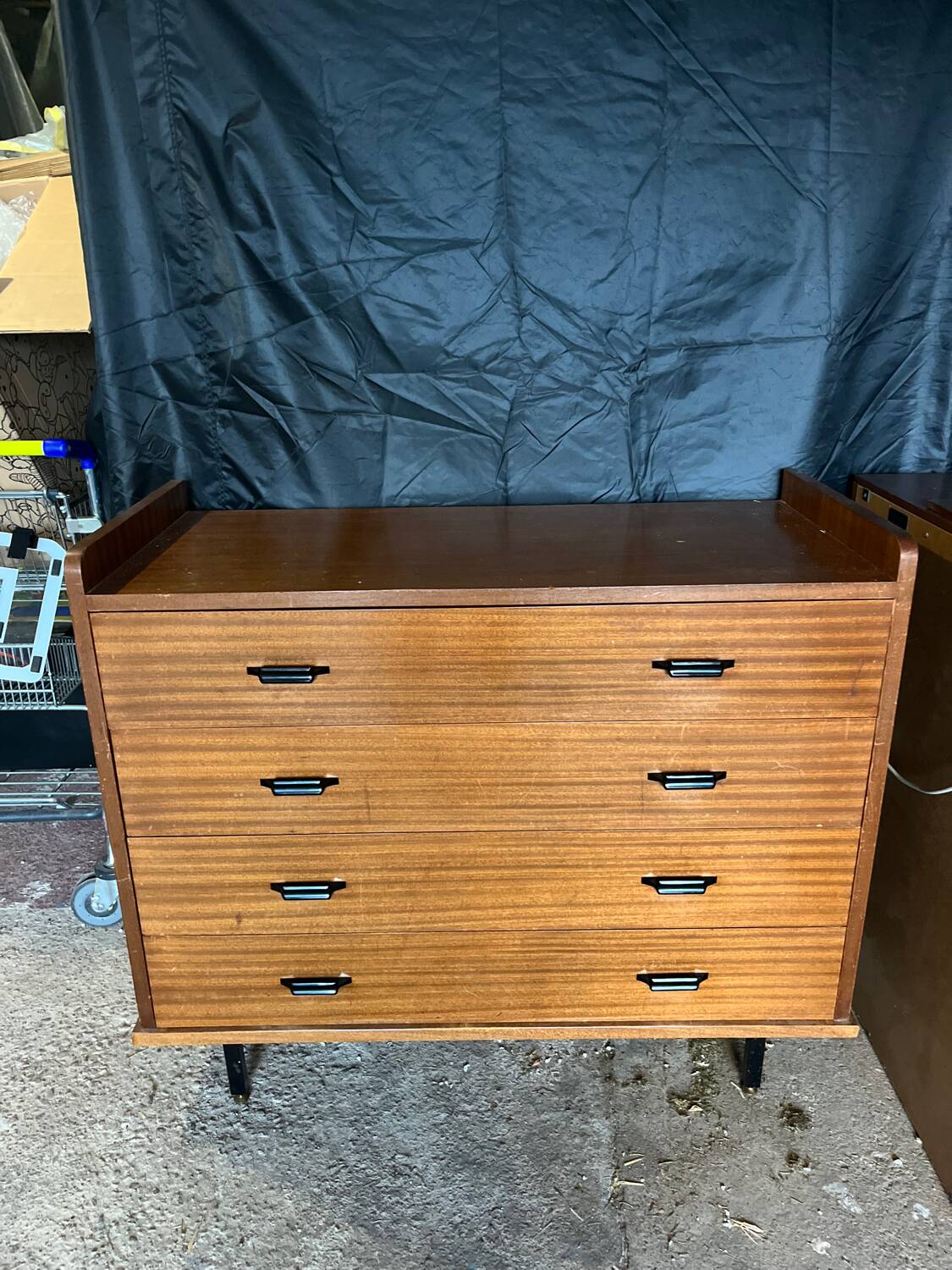 Commode vintage