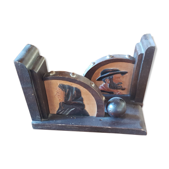 Lot of two wooden bookends