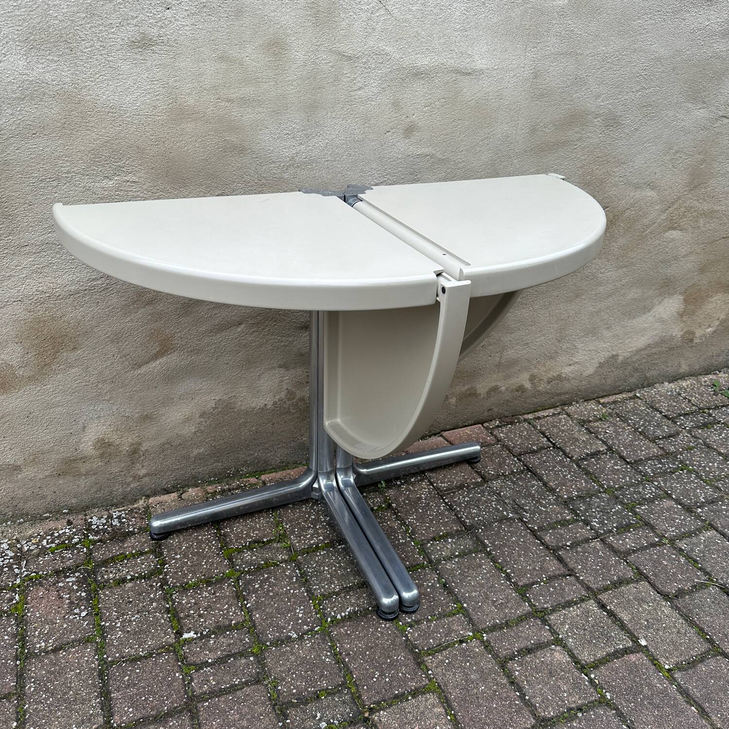 Giancarlo Piretti plano table for Castelli