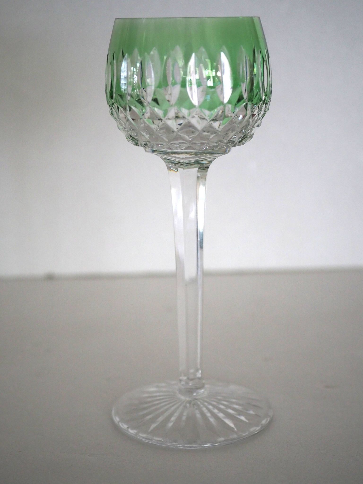 Verre en cristal –   roemer vert - saint-louis - pointe de couleur verte