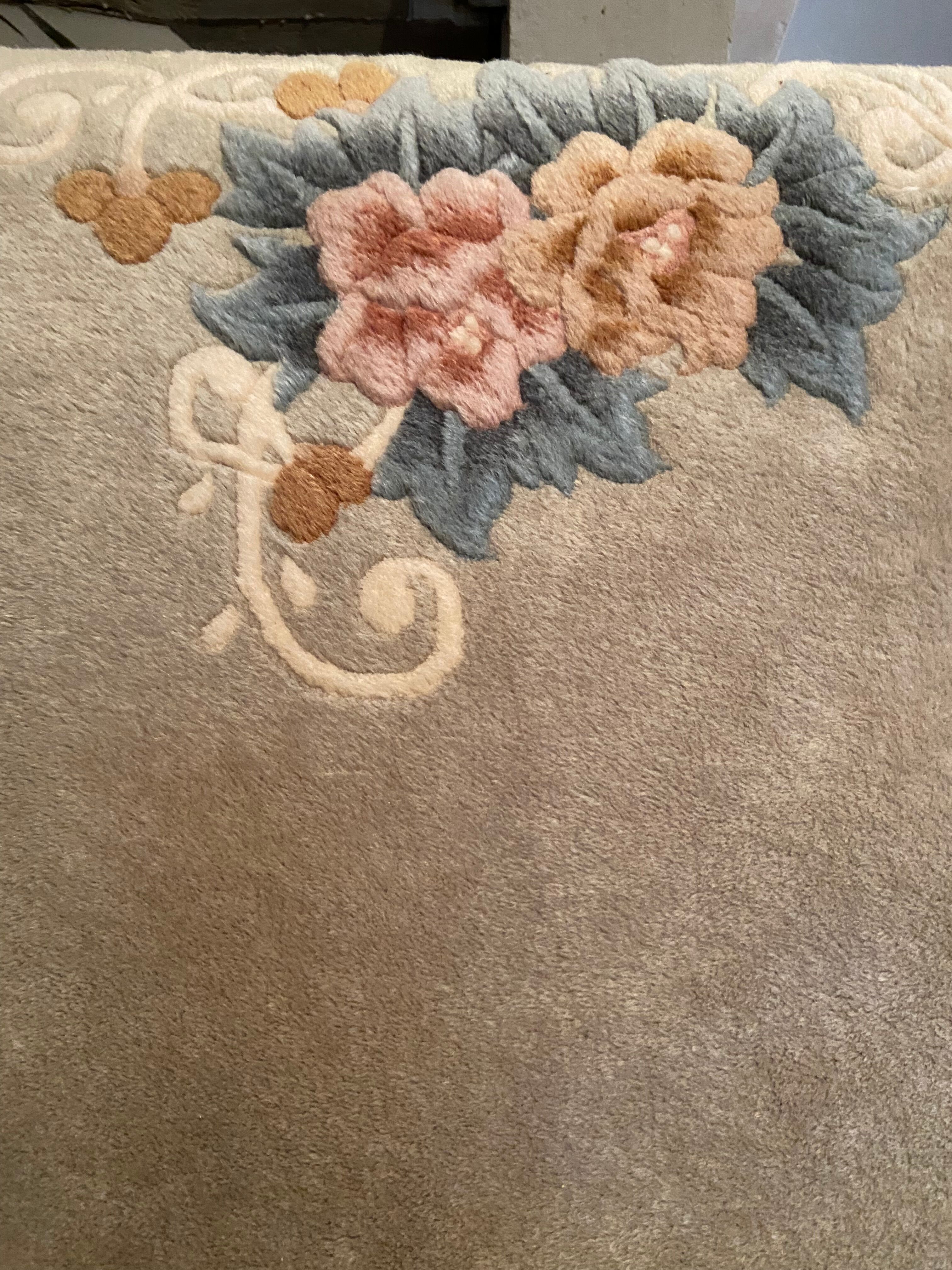 Cantonese Chinese rug, 159x142cm