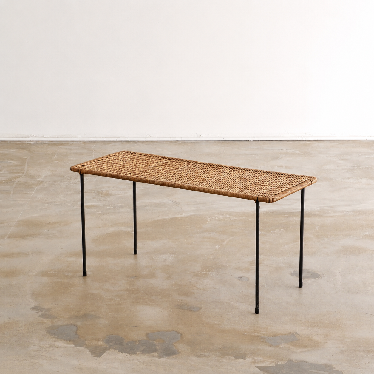 Table d'appoint rectangulaire en rotin Carl Auböck