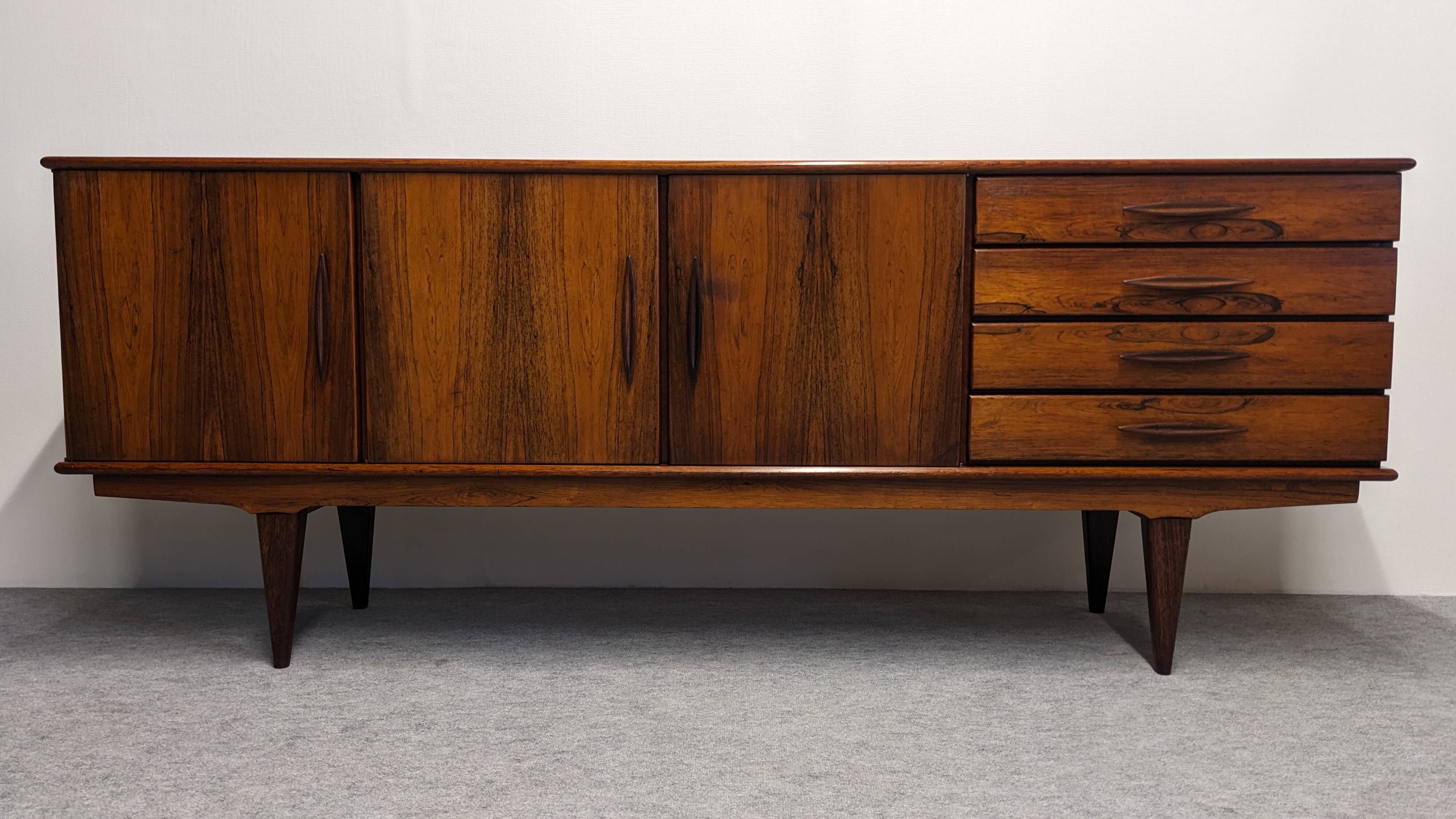Scandinavian sideboard in Rio rosewood, 1950s-1960s