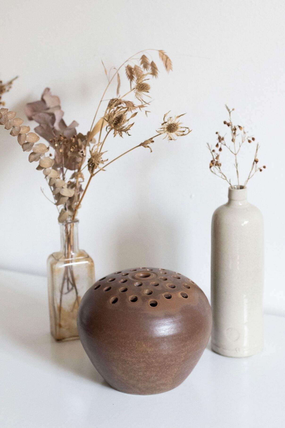 Large sandstone flower spike signed Philippe Aubert