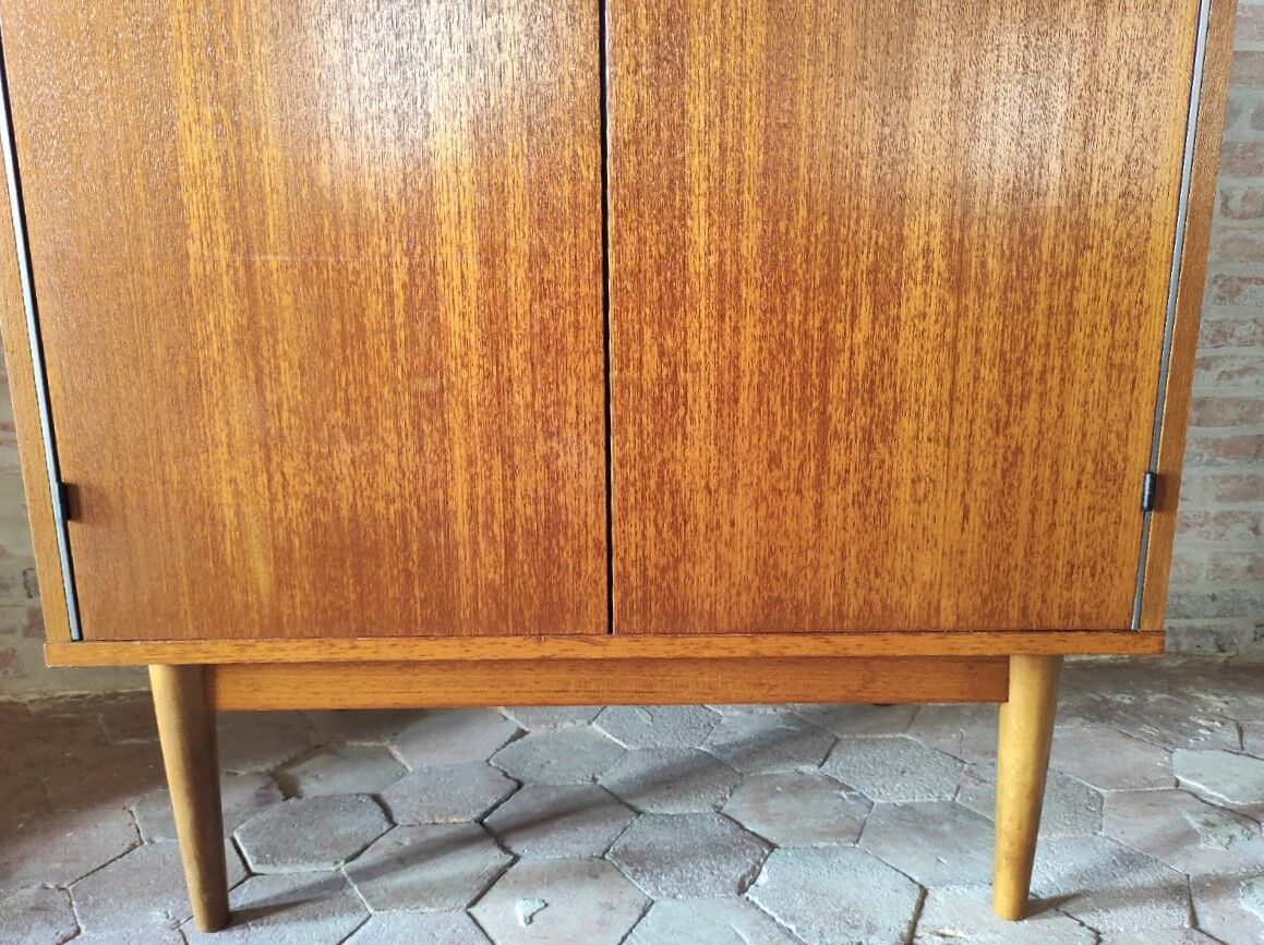 Armoire vintage