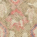 Tapis persan ancien noué main rouge corail, médaillon central floral