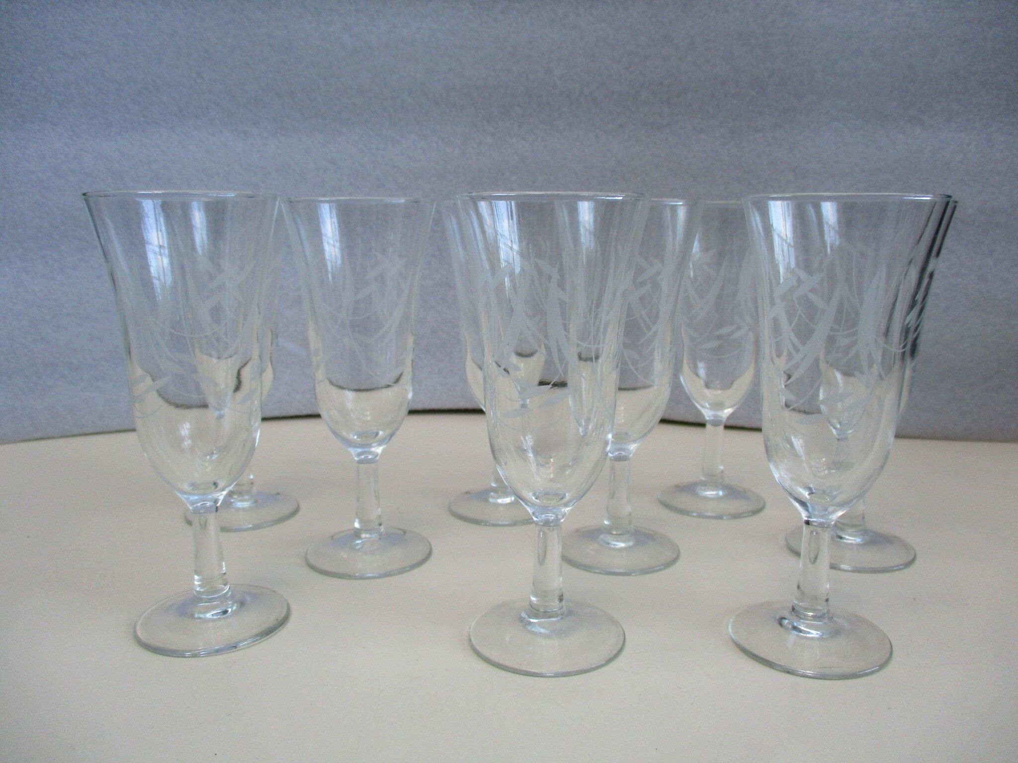 Flûtes à champagne, forme tulipe , verre gravé, lot de 9 Selency