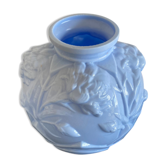 Vase art déco en opaline bleue