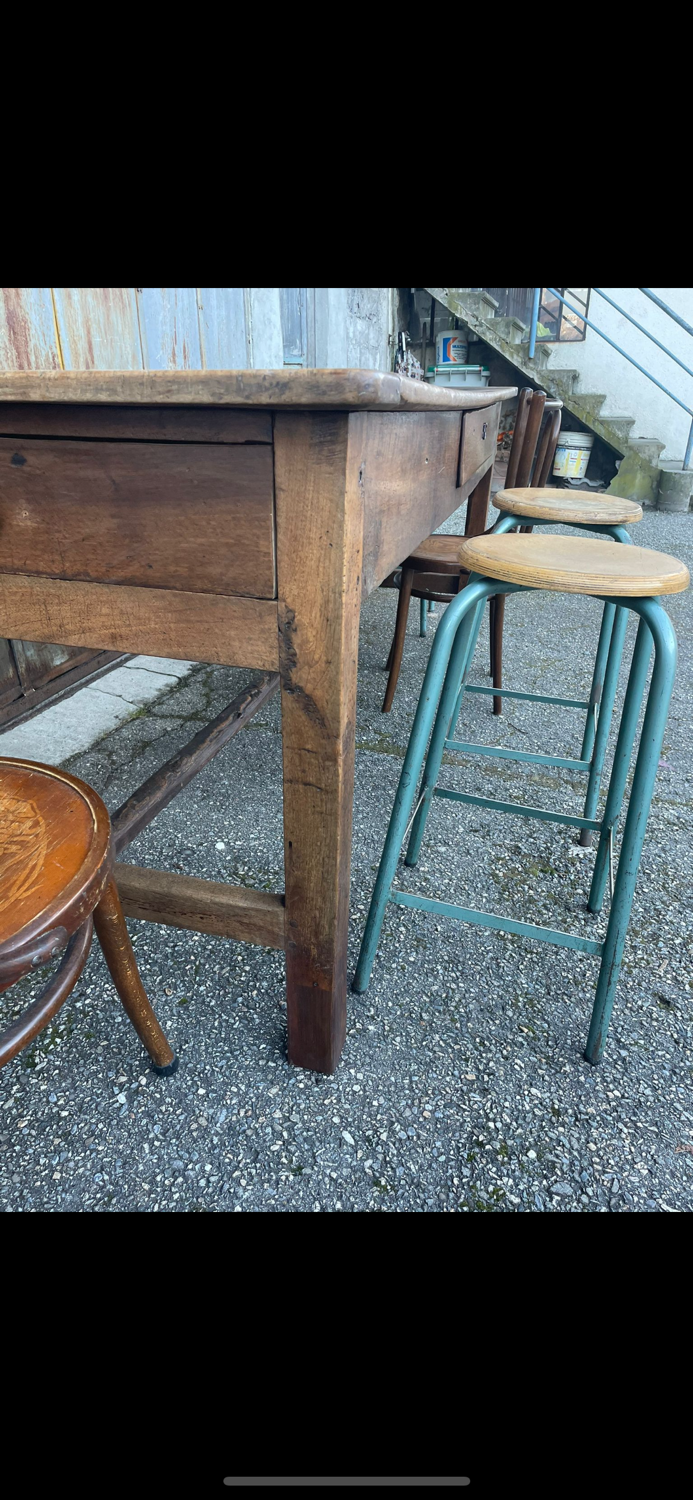 Firm island counter table