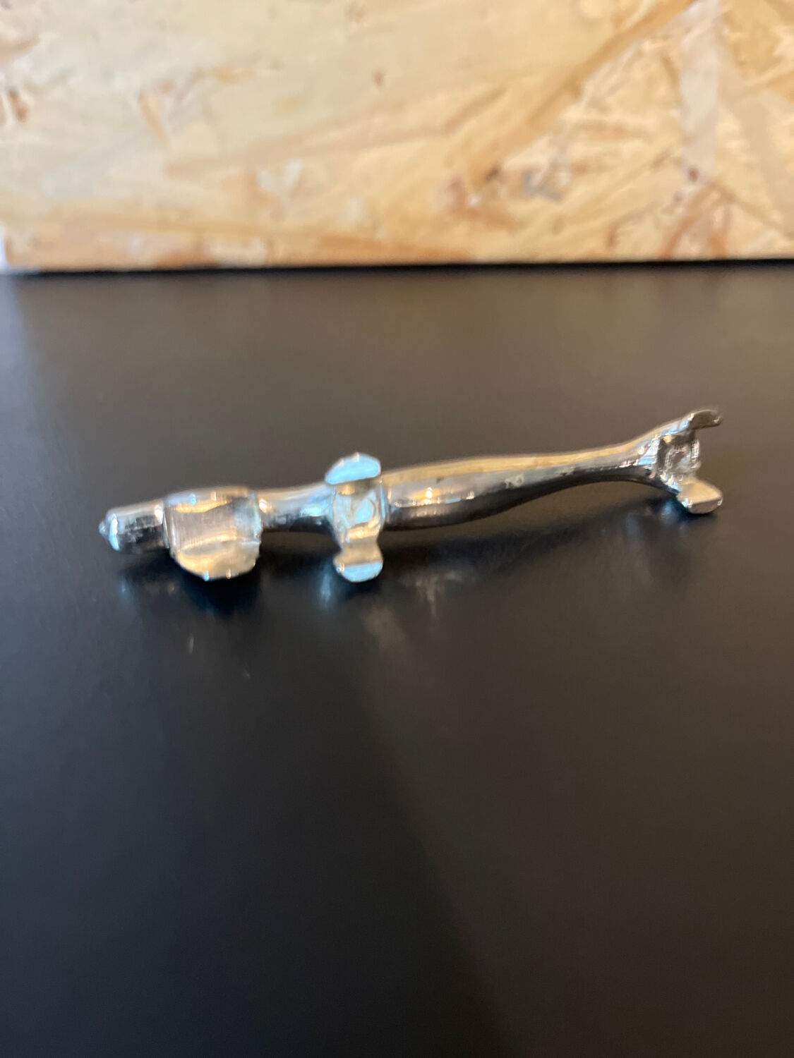 6 doors covered quality metal knife