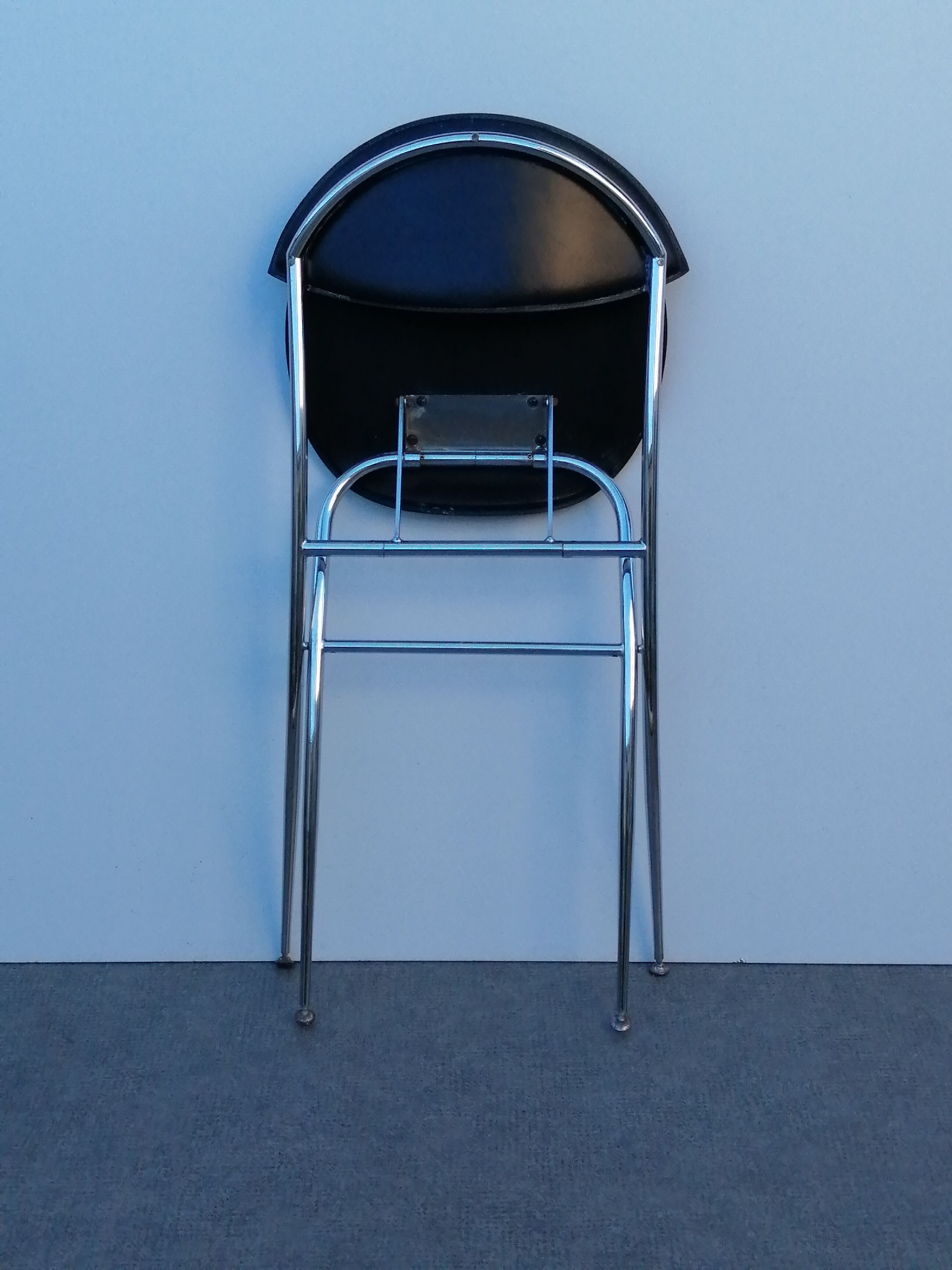 Vintage chrome and leather folding chair made in Italy Zanotta Arper style 1970