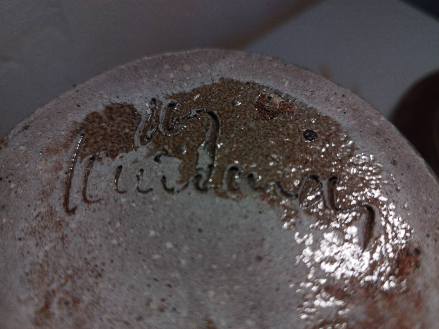 Round stoneware vase with salt