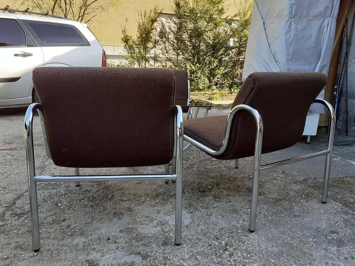 Table and 4 chairs in chrome metal with brown fabric and wood, Hungarian design from the 1960s.
