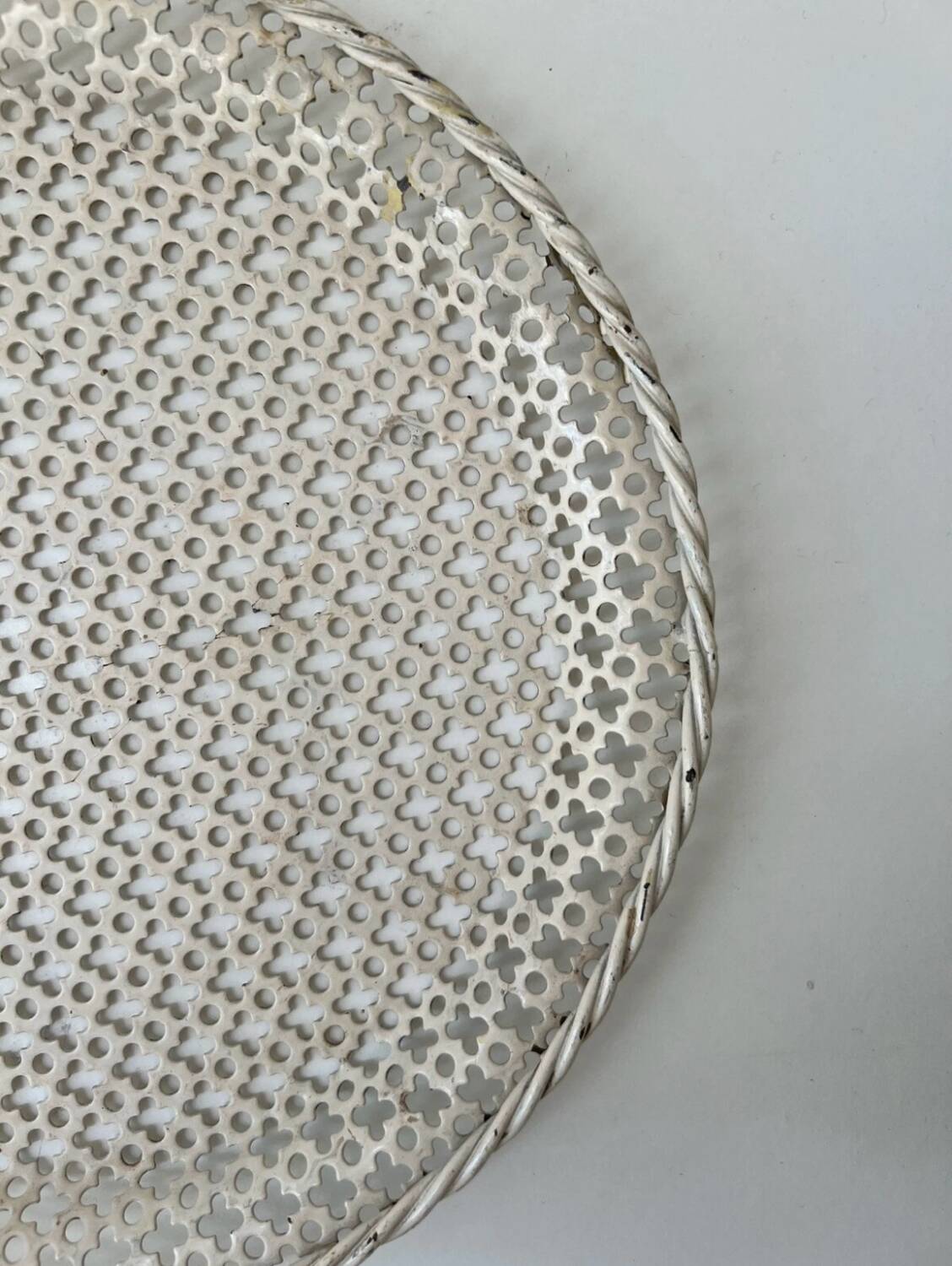 Round tray in openwork sheet metal Mathieu Mategot 1960?