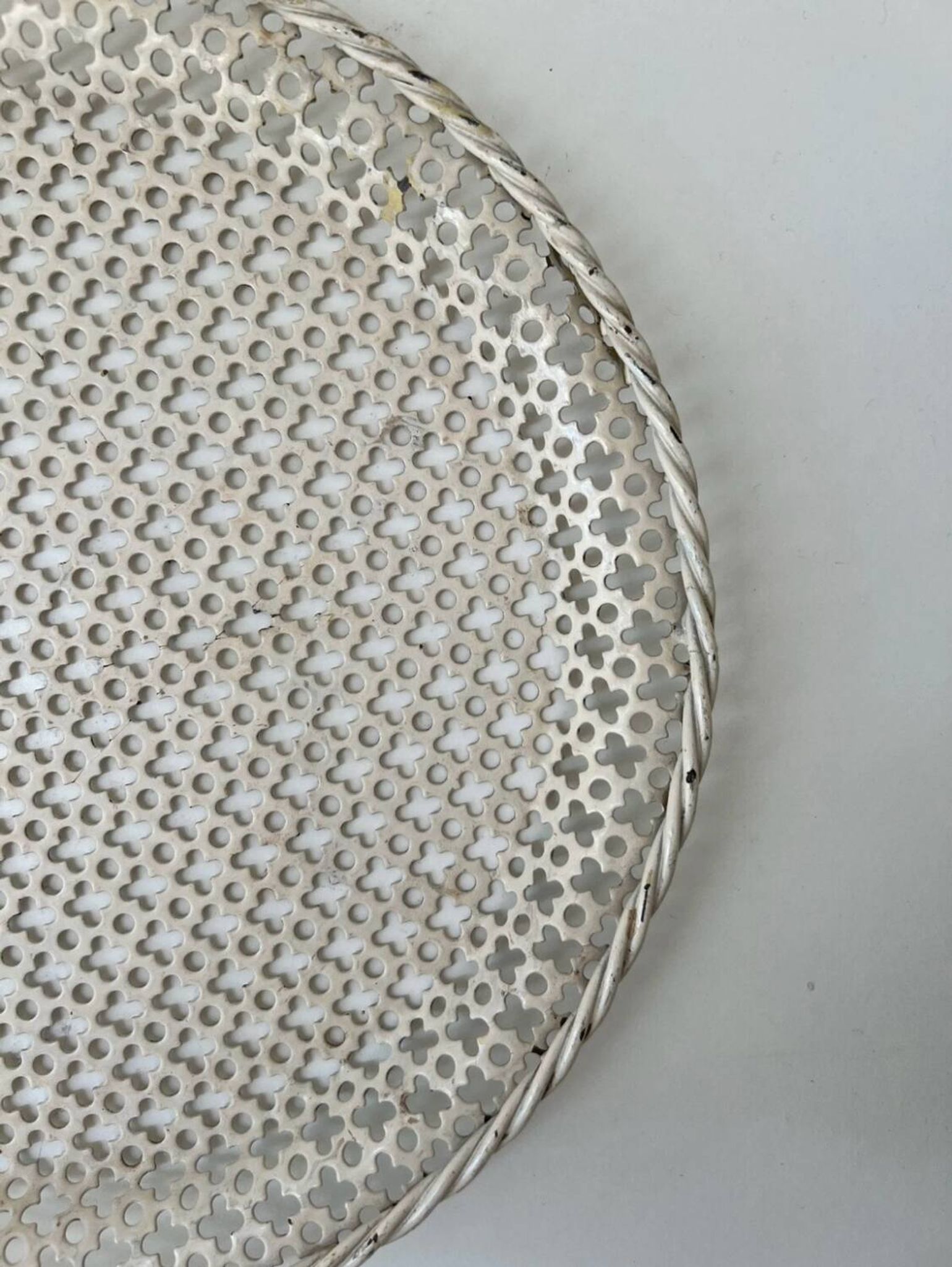 Round tray in openwork sheet metal Mathieu Mategot 1960?