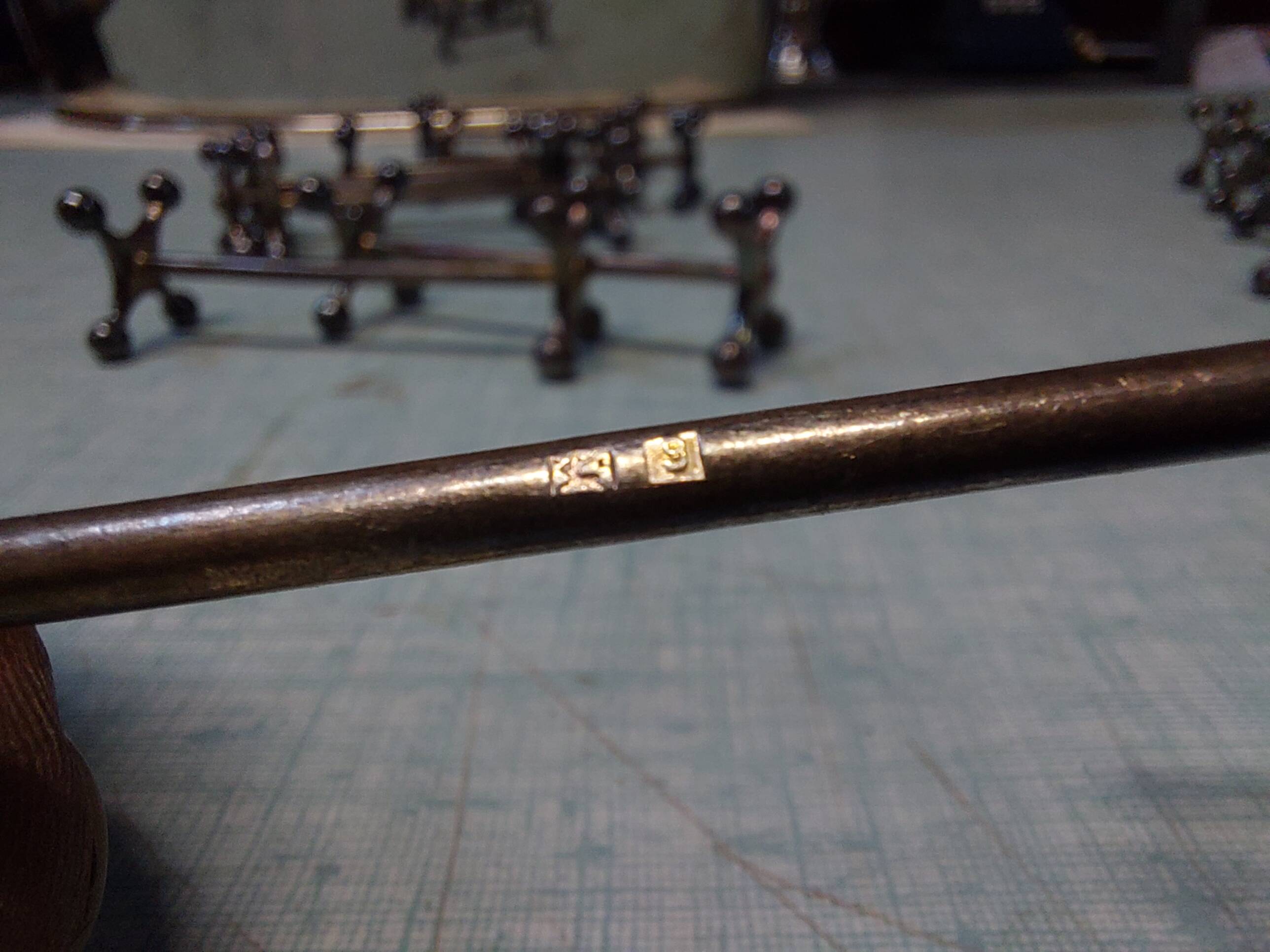 17 Christofle silver-plated knife rests in the Atonium model.