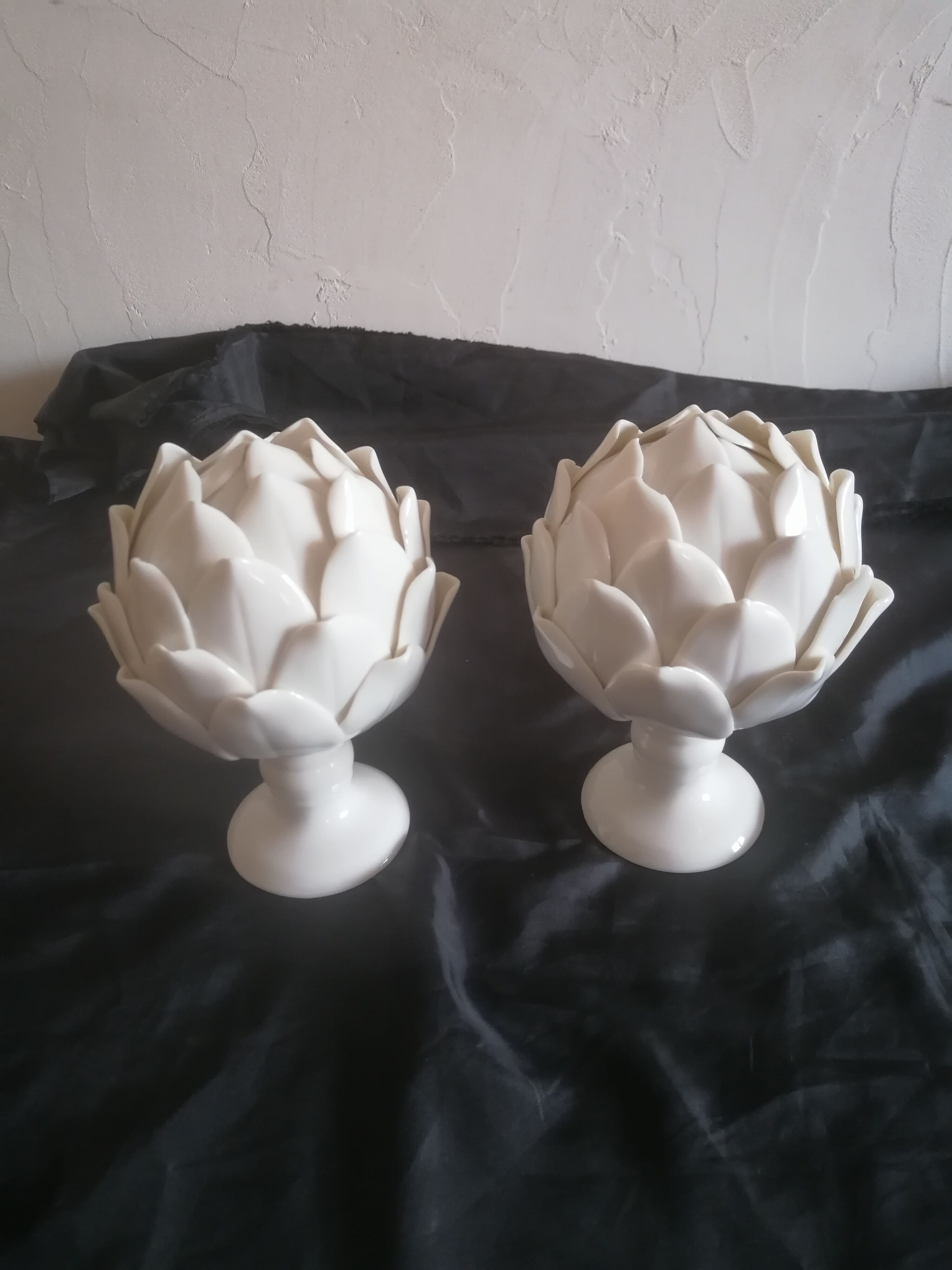 Pair of porcelain artichokes. Mid-twentieth century.