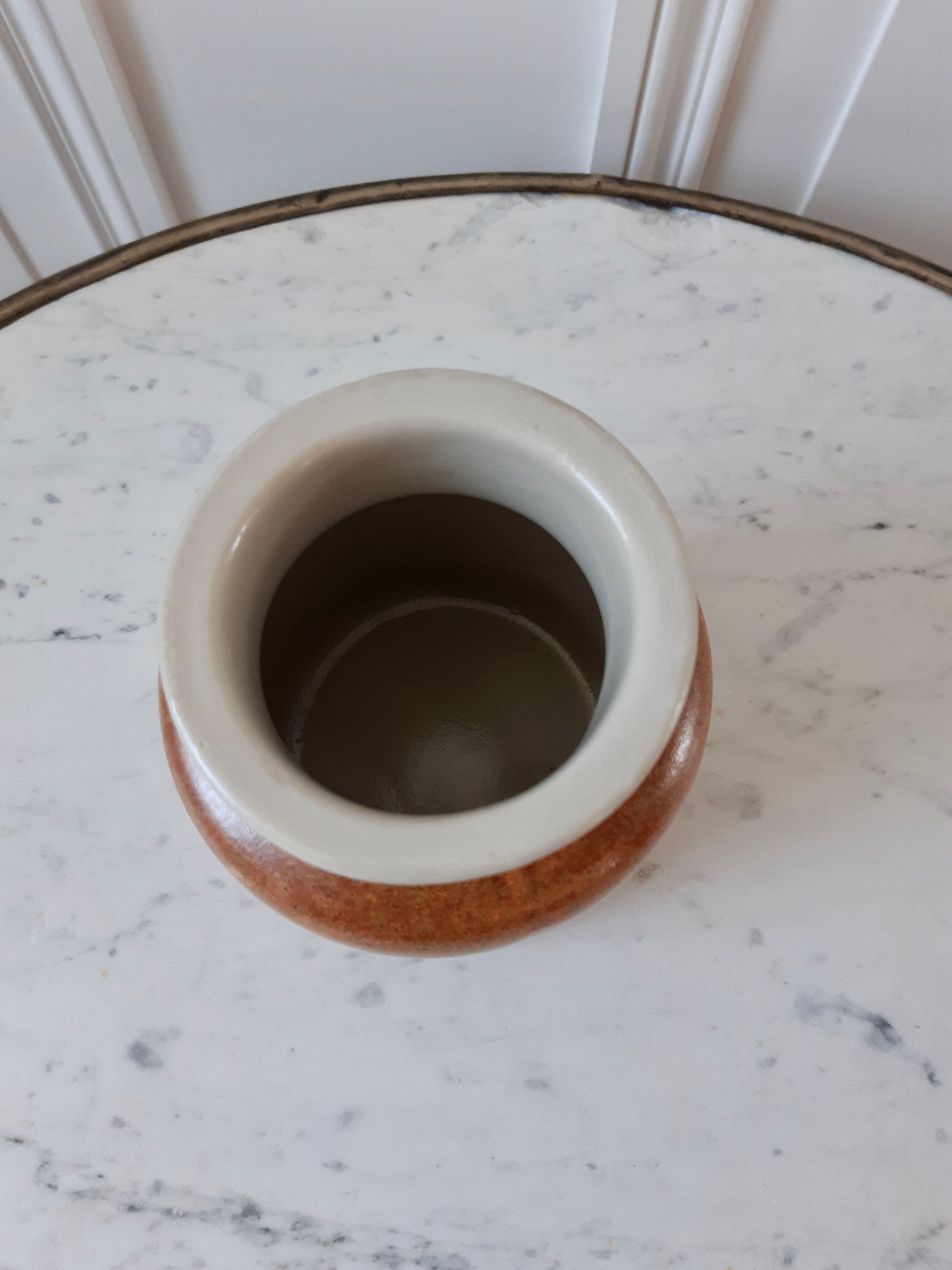 Vintage sandstone pot