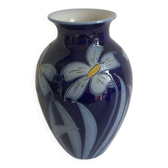 Vase bleu aux iris grès au sel Alsacien