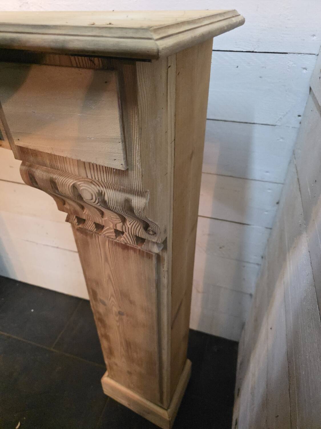 Manteau de cheminée en bois