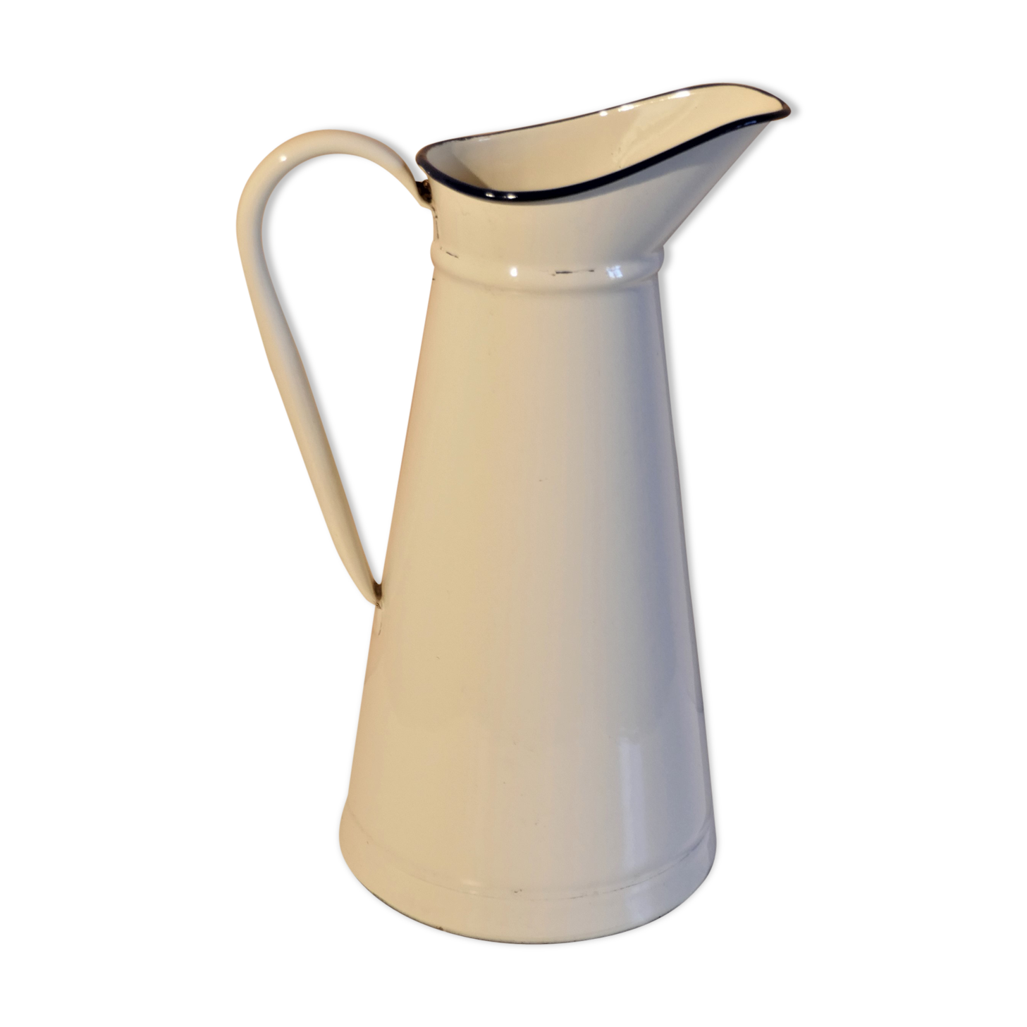 White enamel broc