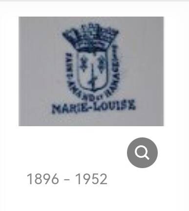 Cornflower iron gravy boat Saint Amand