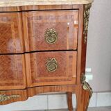 Commode style Louis XVI