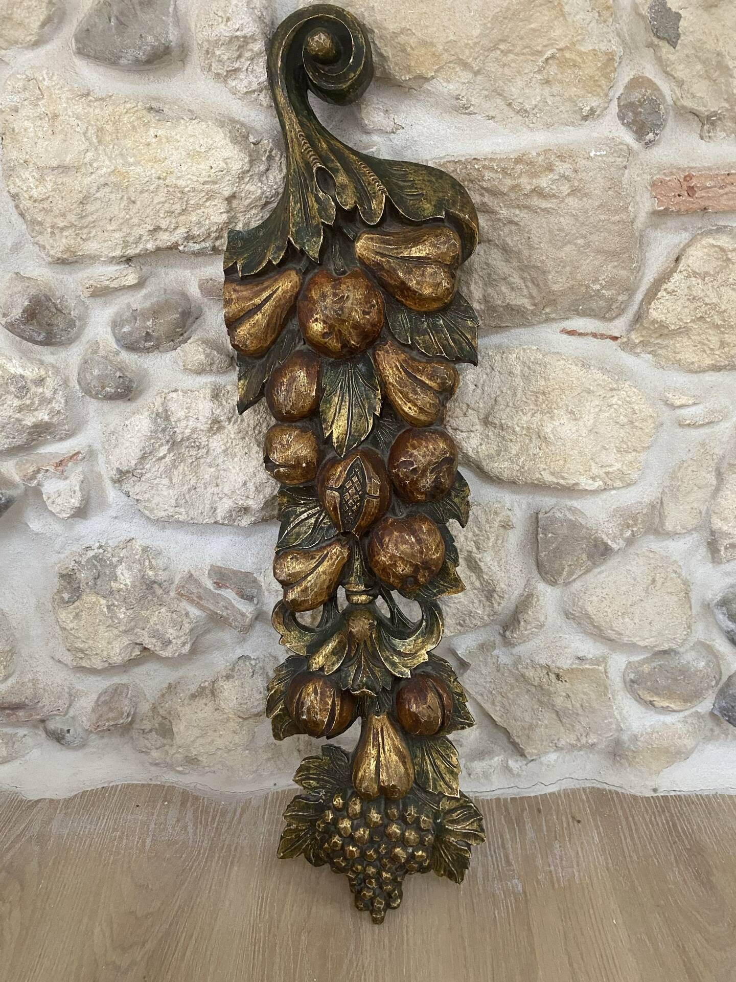 Large wall sculpture in carved gilded wood – fruits and foliage –