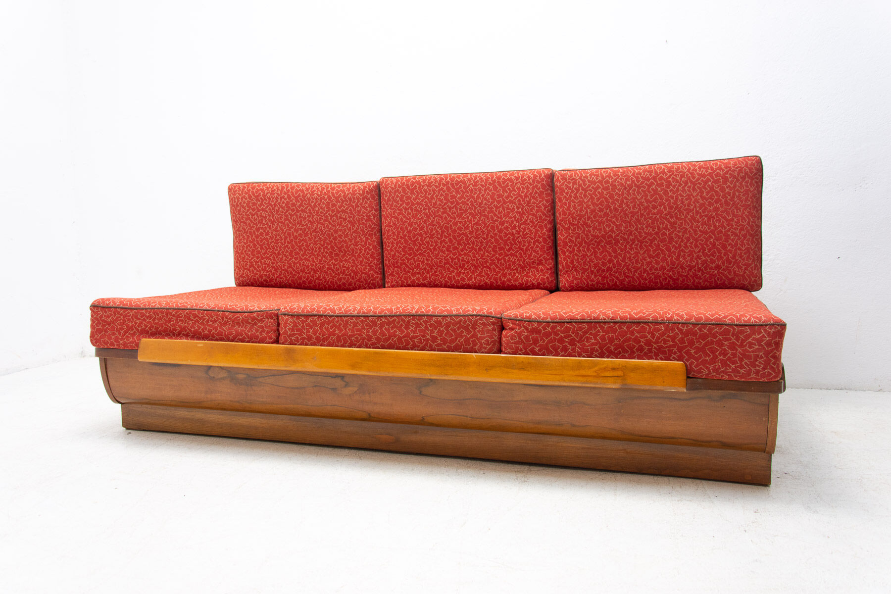 Mid century sofabed in walnut by Jindrich Halabala for UP Zavody, 1950´s