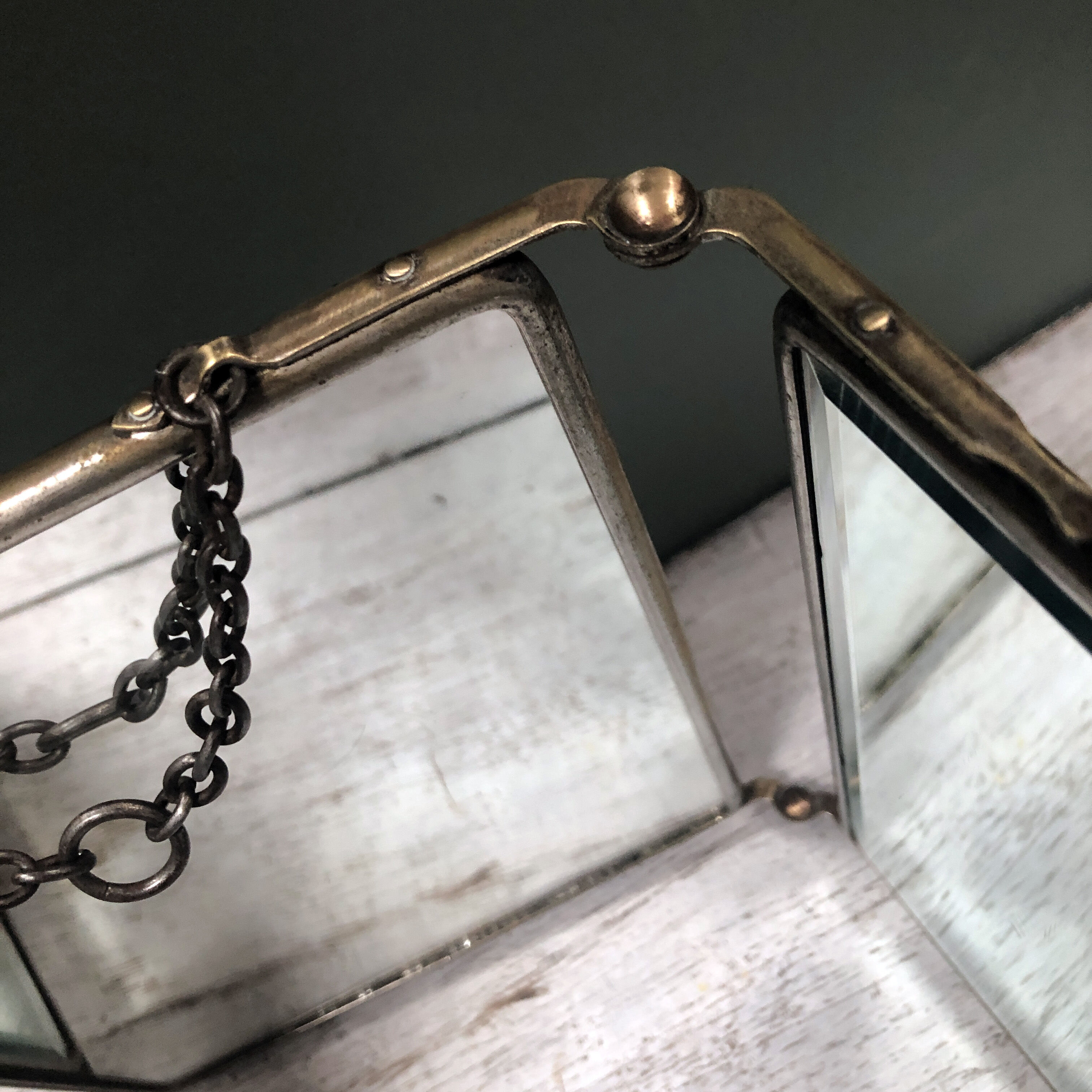 Miroir de barbier ancien