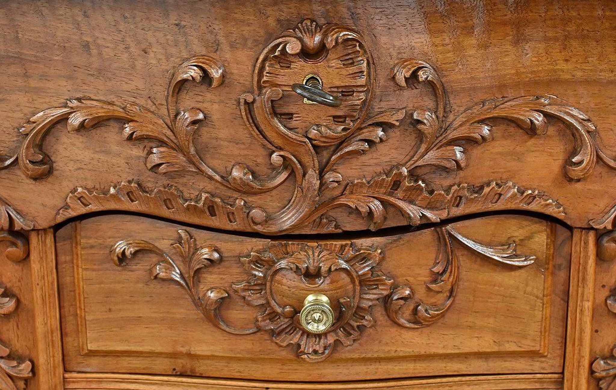 Walnut Coffee Table, Louis XV Style – Early 20th Century
