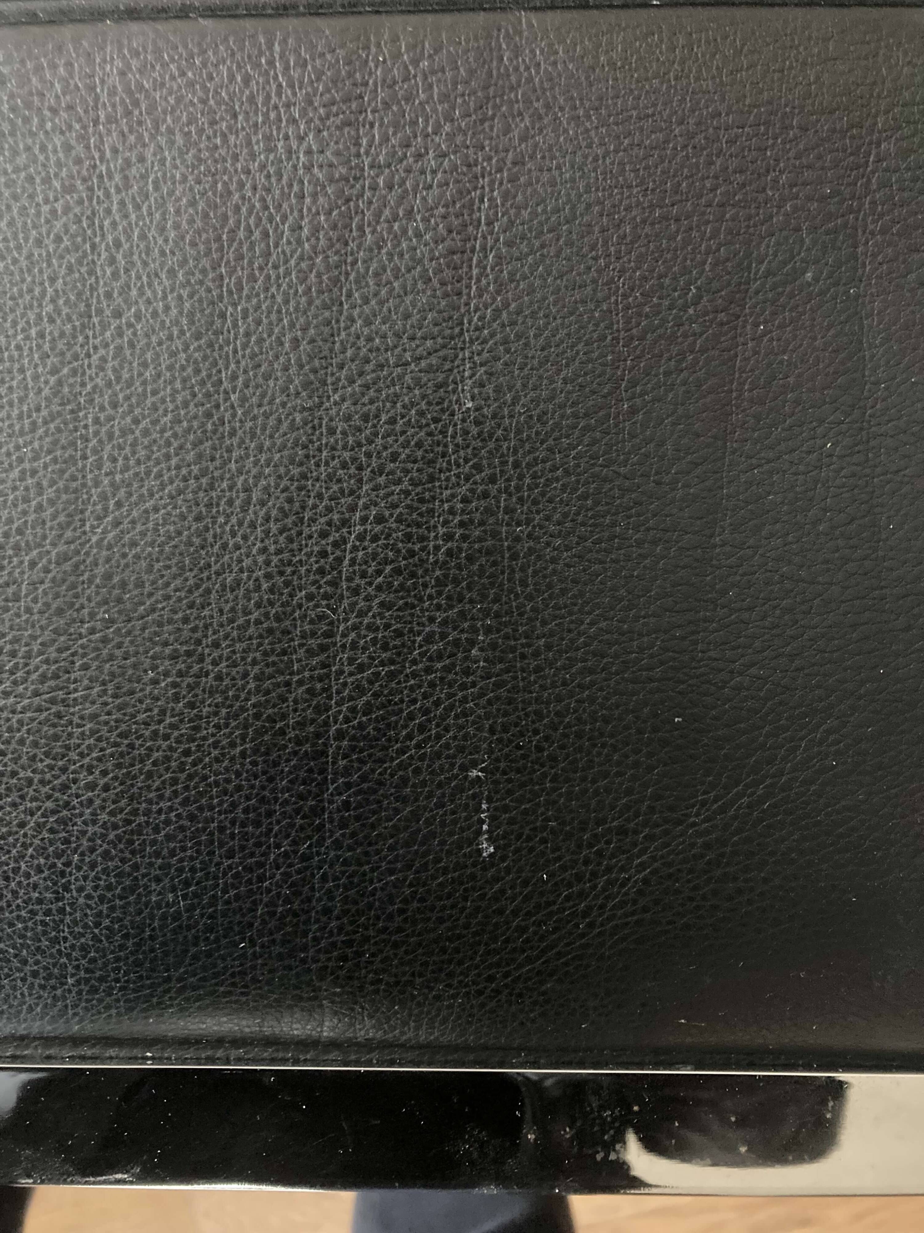 Le Corbusier LC2 armchair in black leather