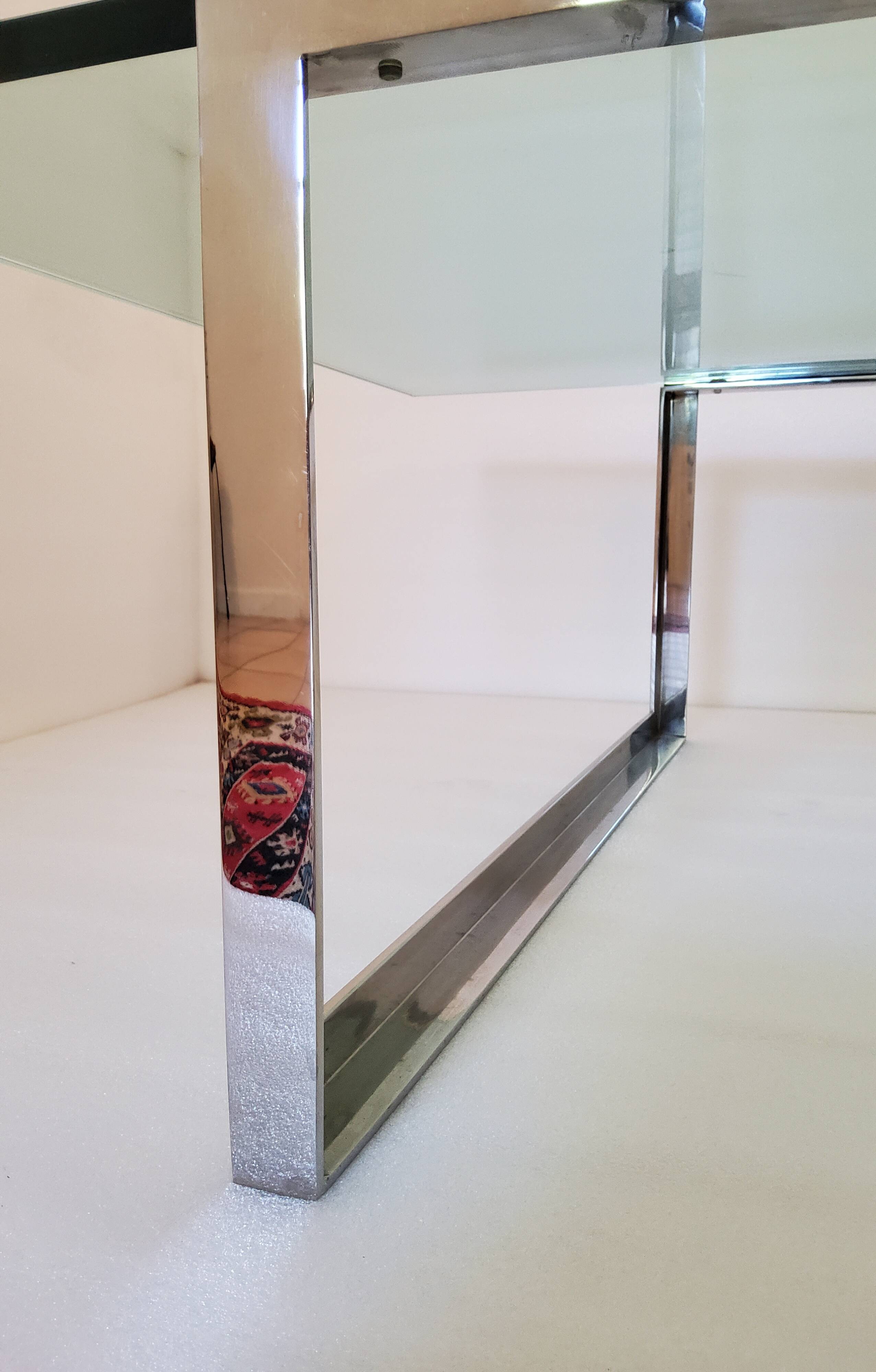 Table basse SM en acier miroir et verre KnollStudio – Design Shelton & Mind