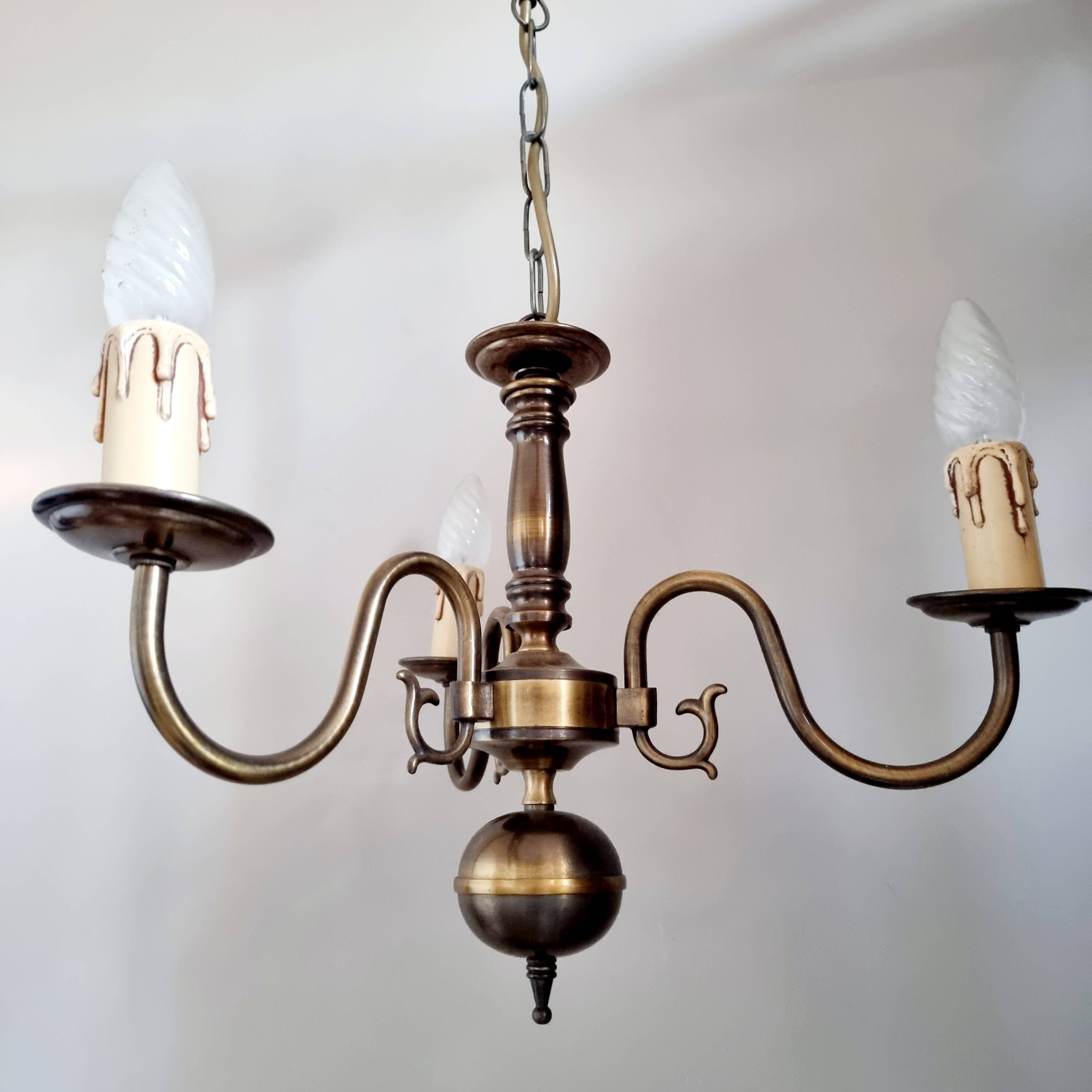 Classic Dutch style brass lamp in golden bronze color