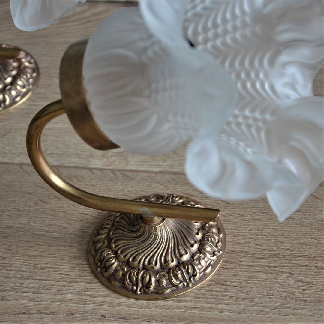 Lot of 2 wall lampshades glass tulip lampshades, gold metal supports