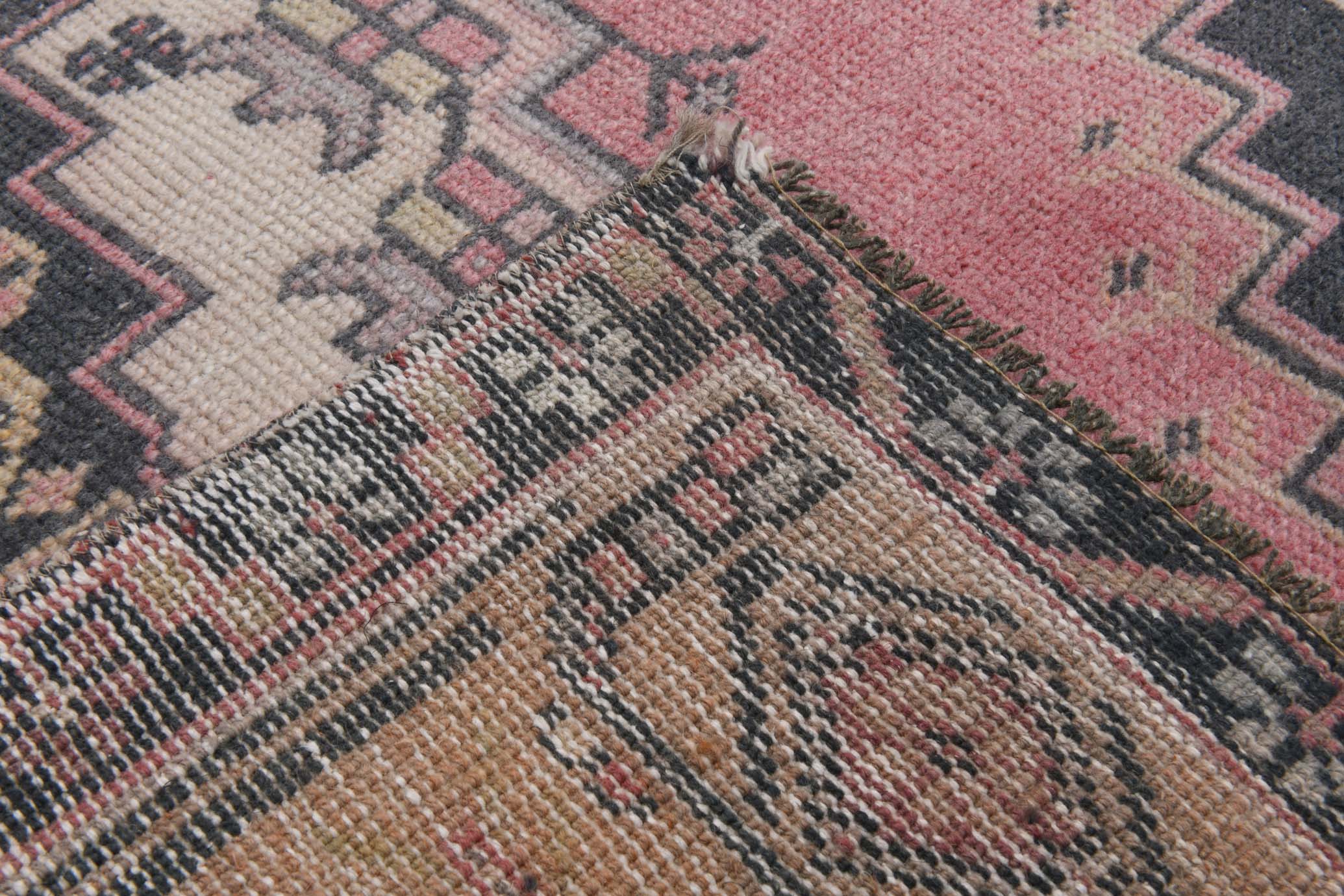 4x7 Pink & Navy Blue Classic Vintage Rug, 134x216Cm