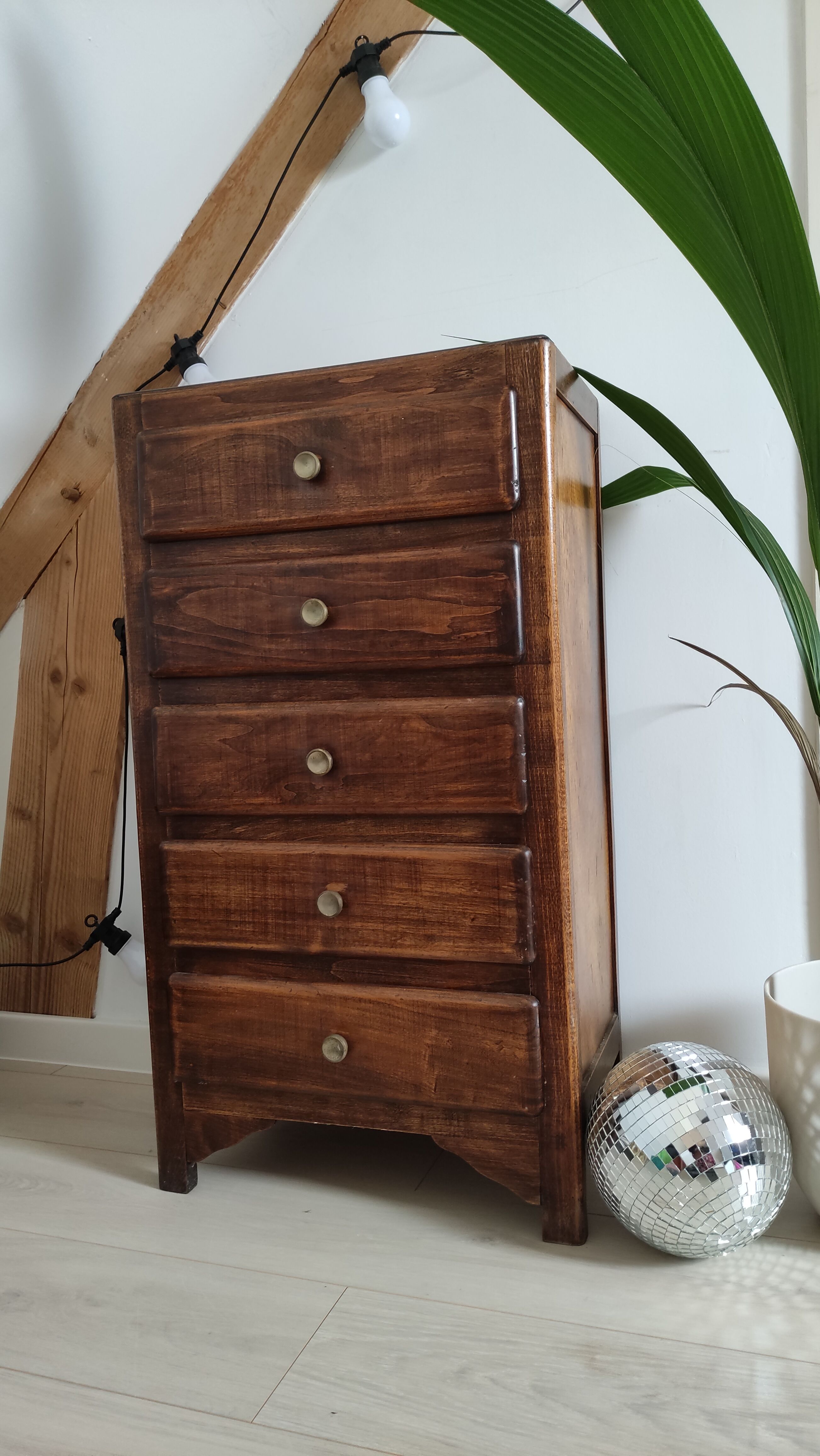 Old clother or small chest of drawers