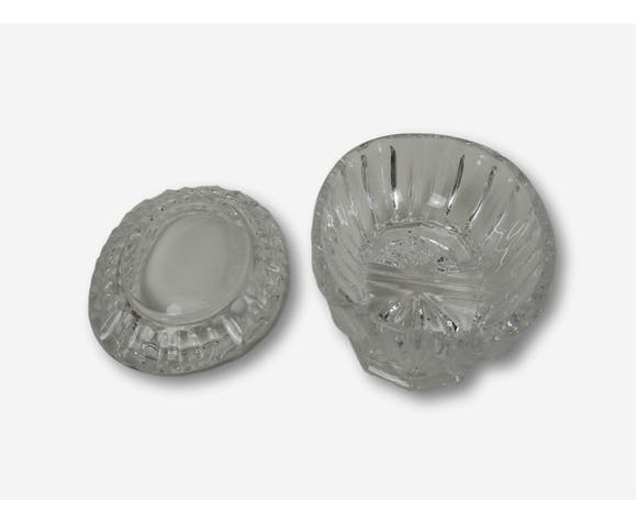 Glass box patterned in relief