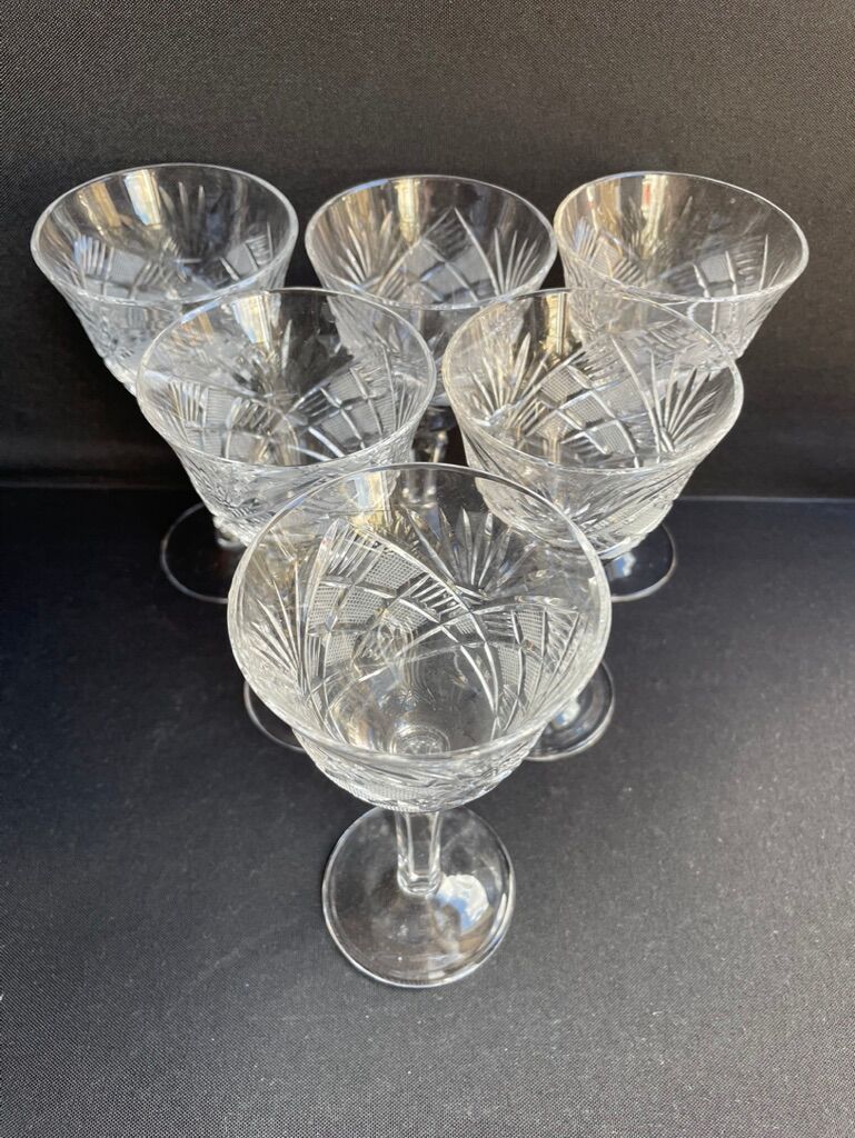 6 glasses with white wine crystal blown and cut xxth