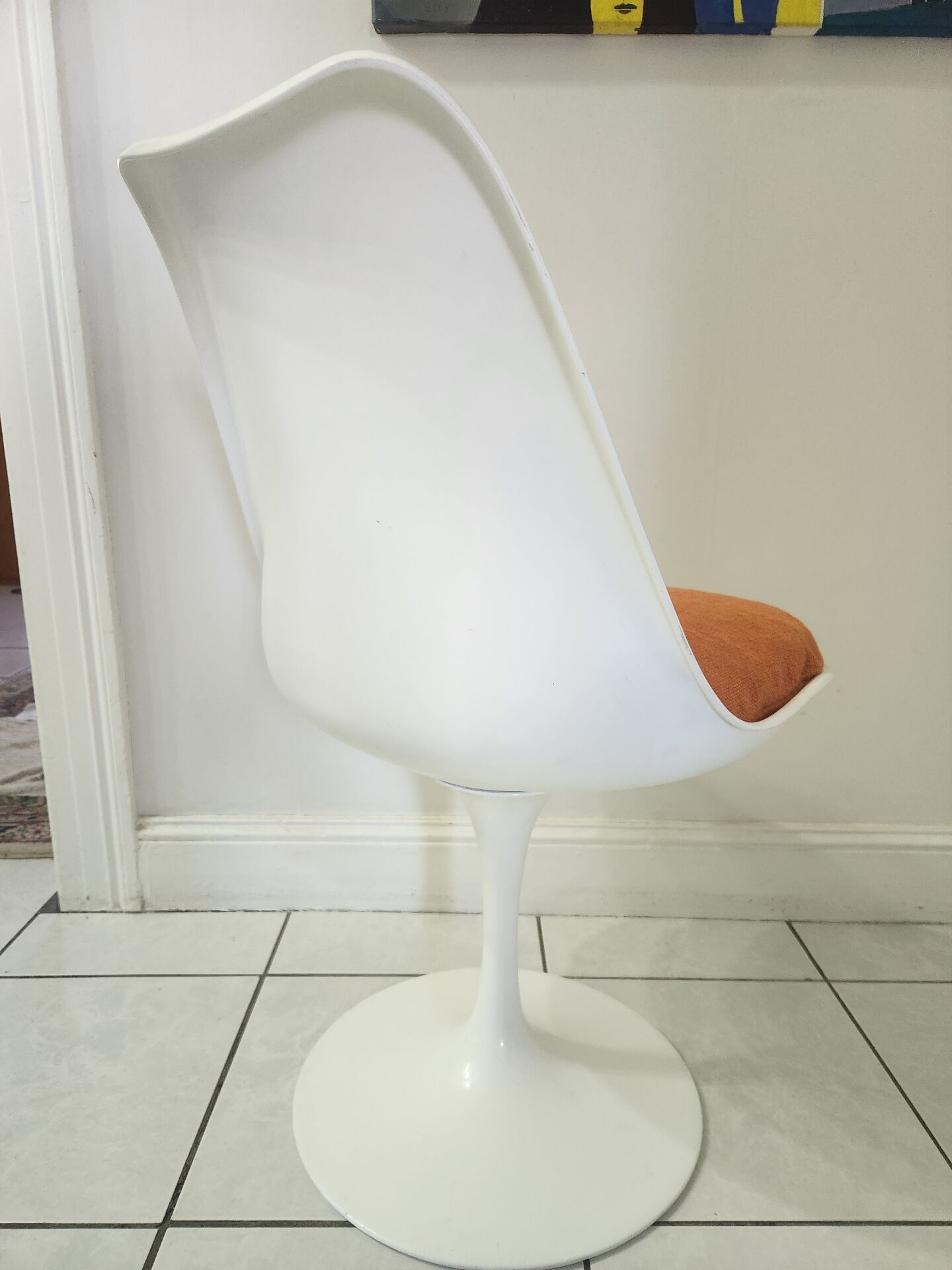 Chaise pivotante Tulip design de Eero Saarinen pour Knoll Int.