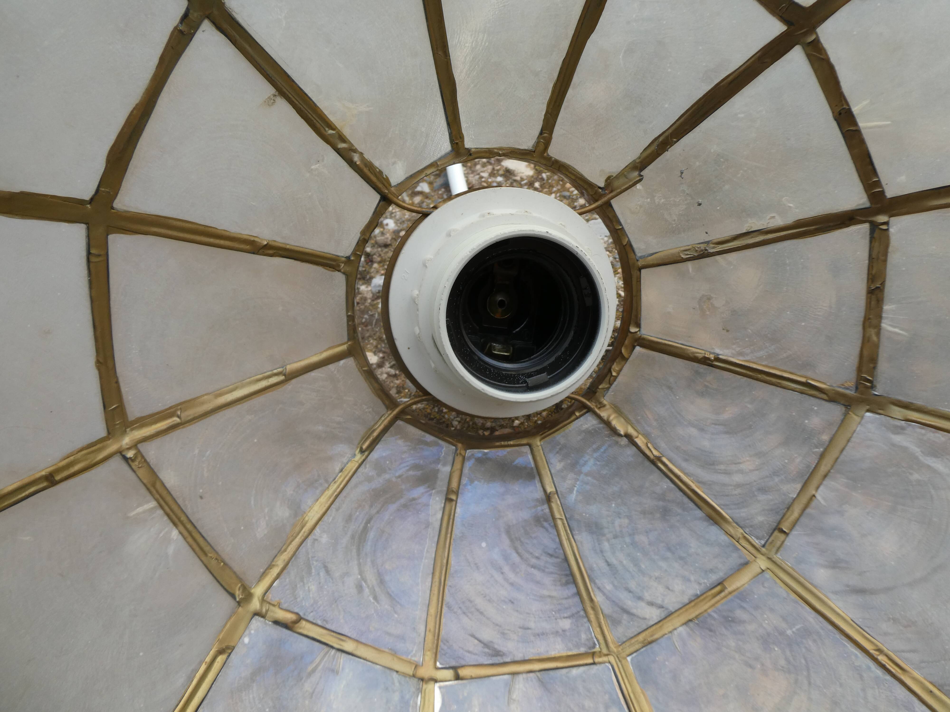 Suspension of old lampshade in mother-of-pearl and brass