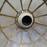 Suspension abat jour ancien en nacre et laiton
