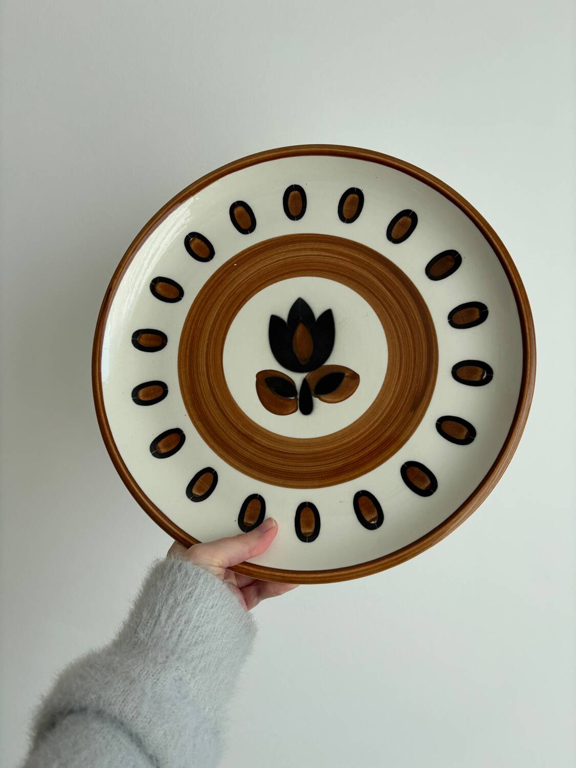 Boch La Louvière pie dish model kimono 1970 tulip pattern