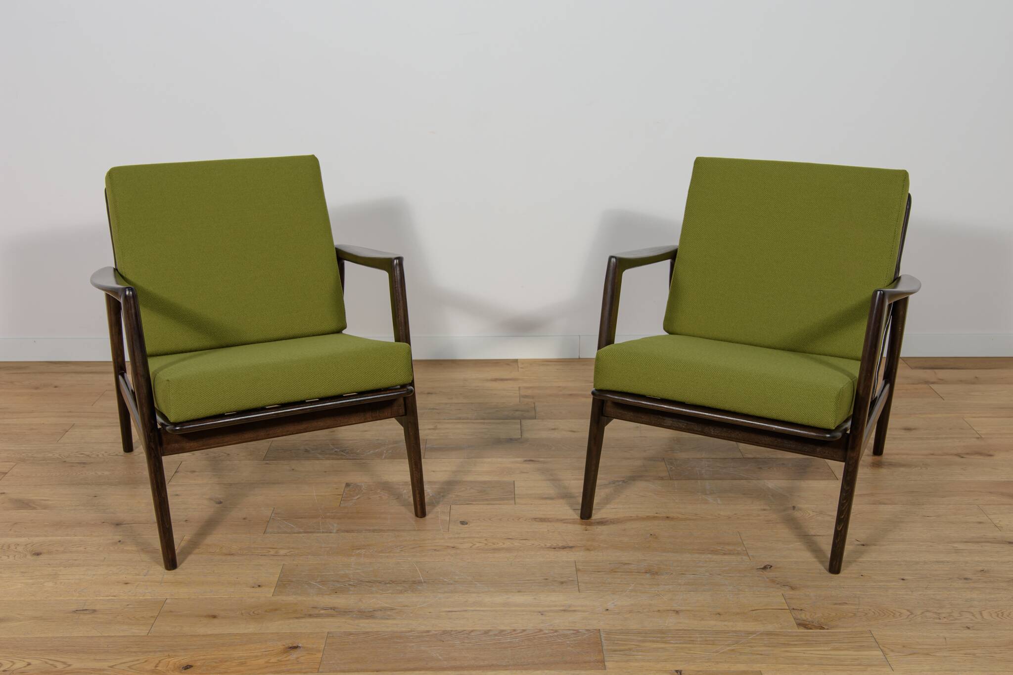 Set of Model 300-139 Armchairs from Swarzędz Furniture Factory, 1960s