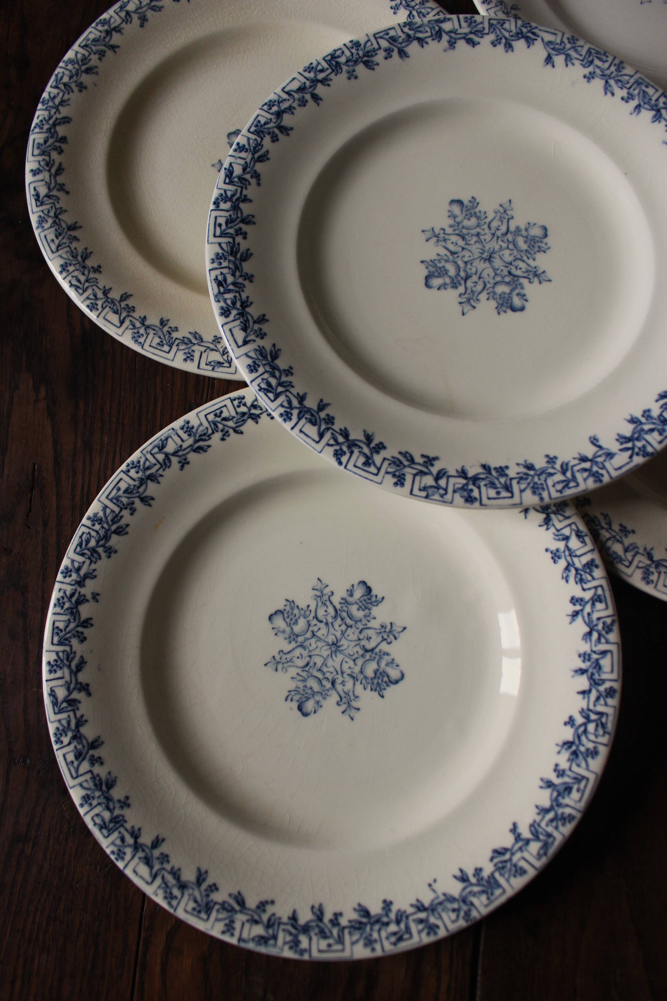 A set of 6 flat plates Terre de Fer blue Clairefontaine Grec